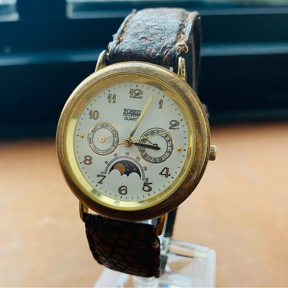 1984 FOSSIL MOON PHASE CHRONOGRAPH WATCH